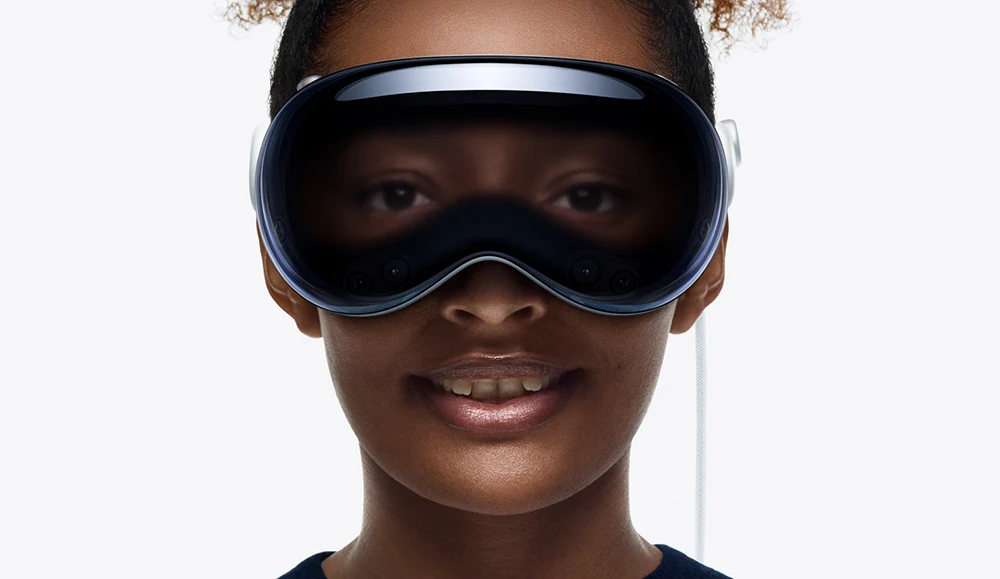 Apple Vision Pro Mixed Reality Headset